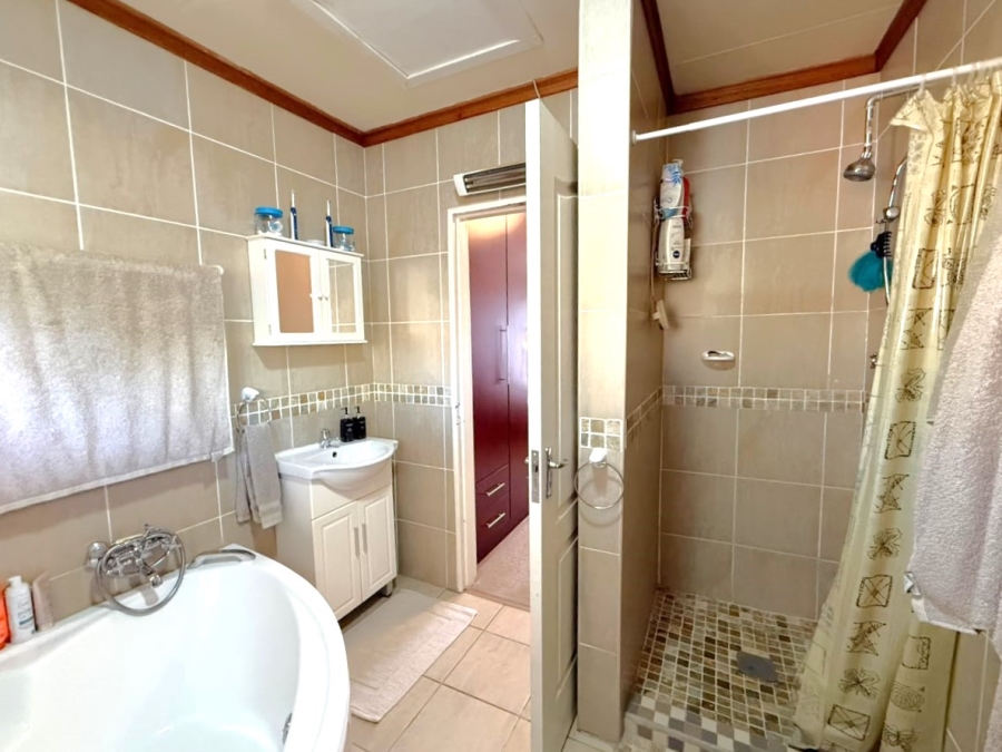 3 Bedroom Property for Sale in Universitas Free State